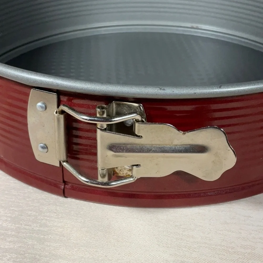 10 1/2” Spring Form Cake Pan with 5 interchangeable bottom designs